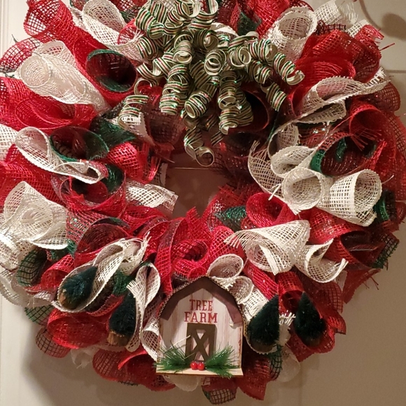 Handmade Christmas Wreath - Picture 3 of 4